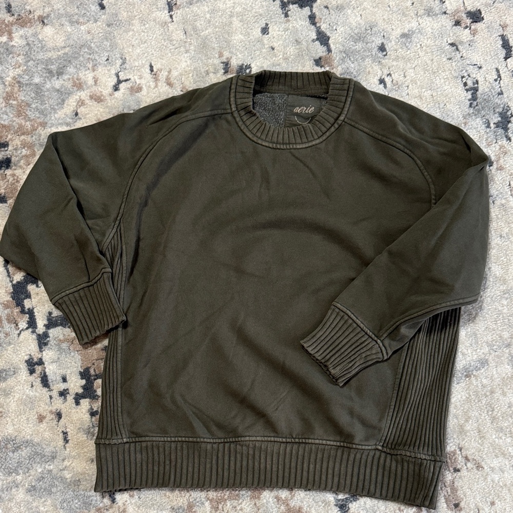 Aerie XS Olive Green sweater/sweatshirt
